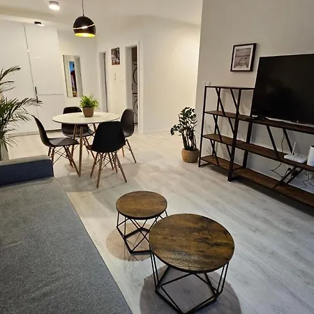 2 With Terrace, New Building, 3bk شقة براتسيلافا